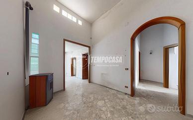 CAVALLINO: CASA INDIPENDENTE CON VOLTE A STELLA