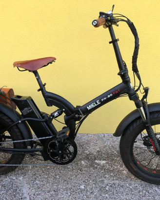Bicicletta elettrica pieghevole