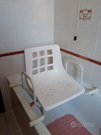 Sedia girevole per vasca.