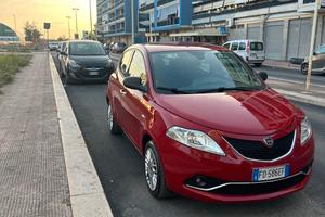 Lancia Ypsilon 1.2 69 CV 5 porte Platinum