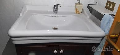 Mobiletto per bagno con specchiera