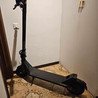 Monopattino Xiaomi Elettrico 4 Lite (2nd Gen)