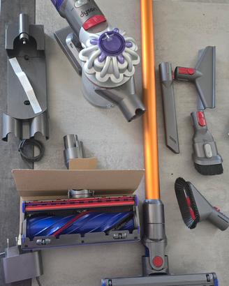casa accessori.  dyson V8 absolute