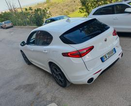 Alfa romeo stelvio Q4 2.2 mjt 210cv pelle usb 19"