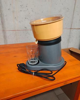 Spremiagrumi professionale Fama