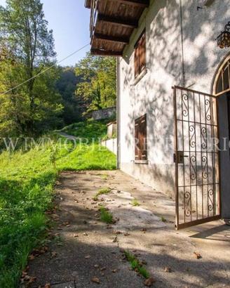 Casa indipendente di 369 m² con 4 locali a Caprino