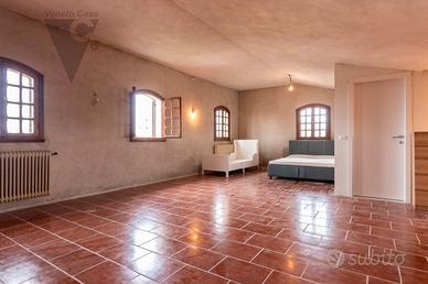 Roncajette - ampio appartamento ultimo piano