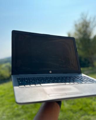 HP 250 G7 – 15.6" – i3-8130U – 8GB RAM – 256GB