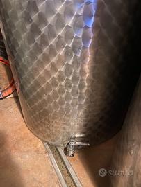 Cisterna acciaio vino