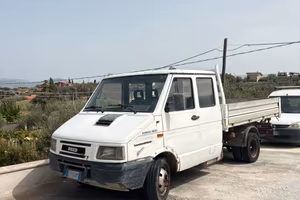Iveco Daily Doppia Cabina con Cassone Ribaltabile