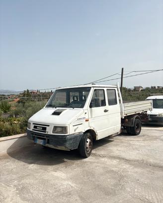 Iveco Daily Doppia Cabina con Cassone Ribaltabile