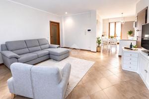 4 LOCALI A DESENZANO DEL GARDA