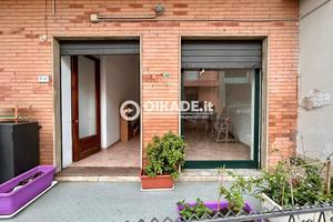 Sarroch - Locale commerciale in centro