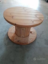 Tavolino rotondo in legno industrial / bobina cavi