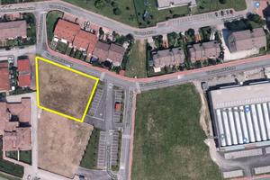 Lotto edificabile ad uso commerciale da privato