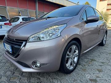 PEUGEOT 208 1° serie PureTech 82 5 porte Allure