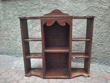 Antico pensile a vista in legno