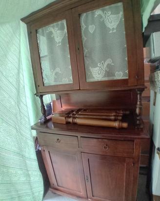 credenza e tavolo tutto legno