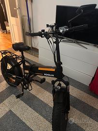 E-Bike KOOLUX Pieghevole con Acceleratore