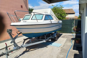 Barca pilotina OMNIA