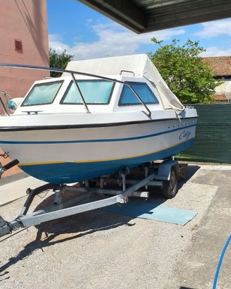 Barca pilotina OMNIA