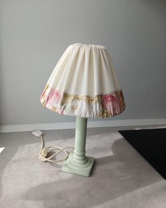 Lampada in porcellana e tessuto lavabile