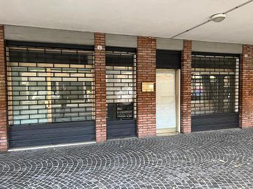NEGOZIO A BOLOGNA