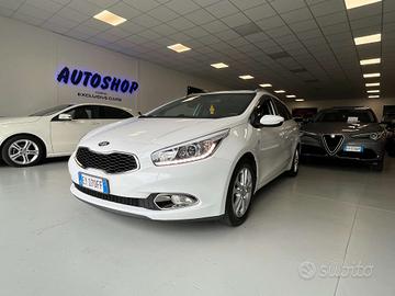 KIA Ceed / cee'd SW 1.6 crdi High Tech stop