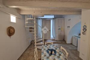 CASA INDIPENDENTE A POLIGNANO A MARE