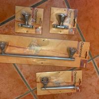 Set arredo per bagno in metallo