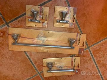 Set arredo per bagno in metallo