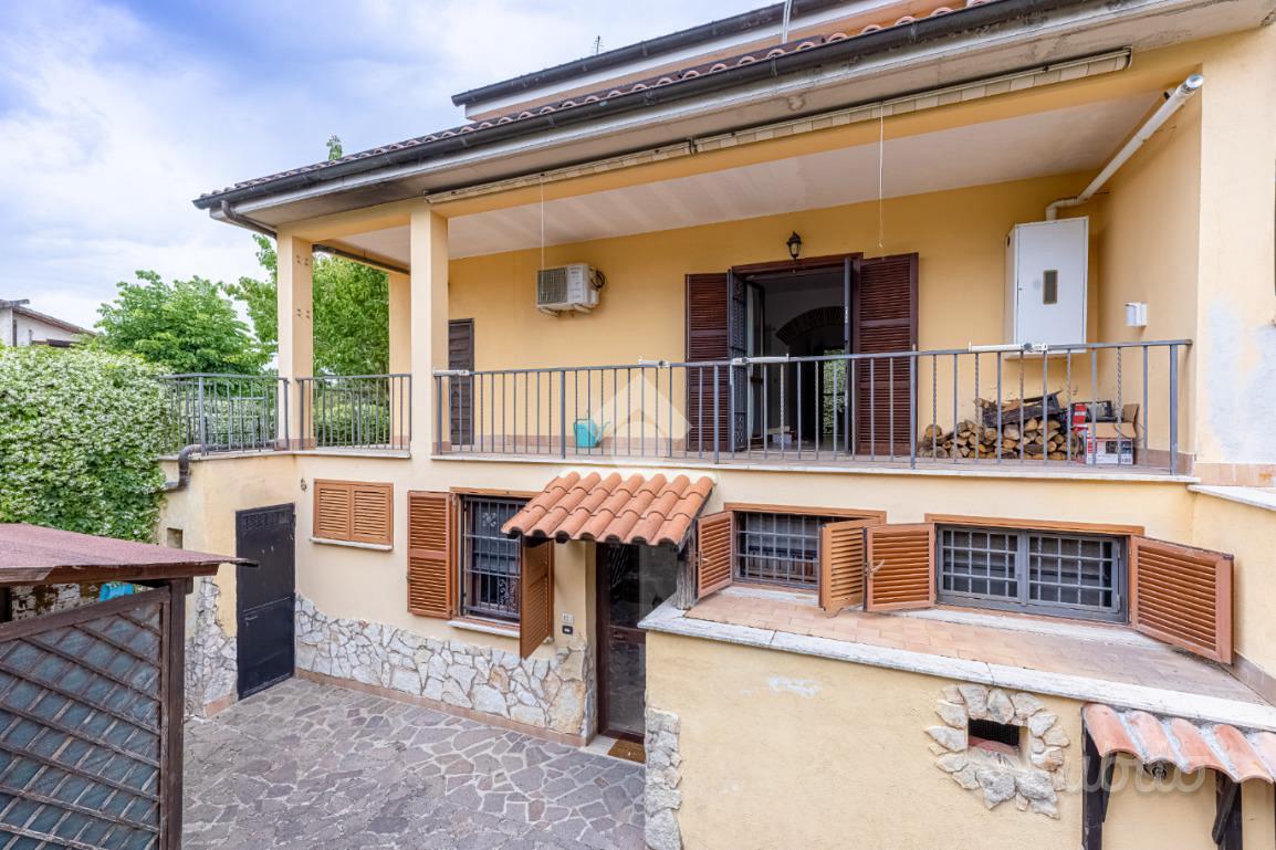 PORZIONE DI TRIFAMILIARE A ANGUILLARA SABAZIA - Vista 2