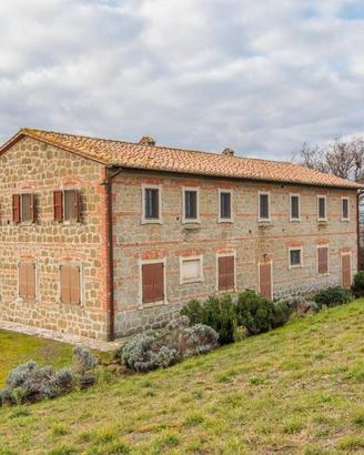 Ampio casale con una vista meravigliosa