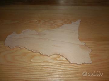 Tagliere in legno a forma di Sicilia