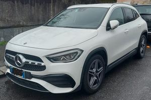 Mercedes-Benz GLA 180D Automatic Premium