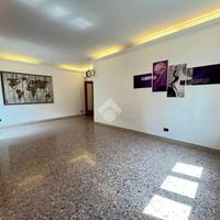 4 LOCALI A VALLERANO