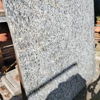 Lastra in granito piano quadrato grigio