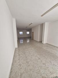 Piano terra per uffici o attività commerciale