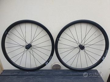 Ruote in carbonio per bici da corsa