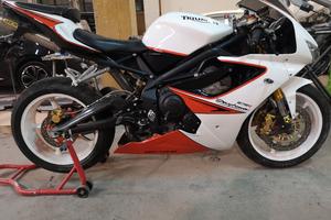 triumph daytona 675 