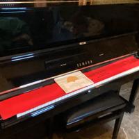 Pianoforte YAMAHA verticale