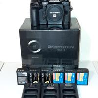 Olympus OM1+ 6 batterie BLX-1 e caricatori