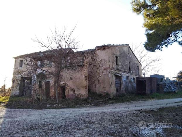 Ancona zona BARCAGLIONE con GIARDINO