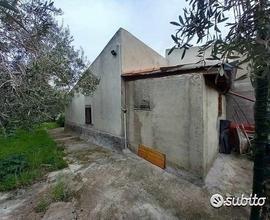 Rodia, Casolare con terreno