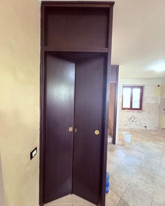 2 Porte in legno wengé (1 a libro, 1 battente)