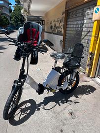 Bicicletta elettrica con accelleratore bici Nuova