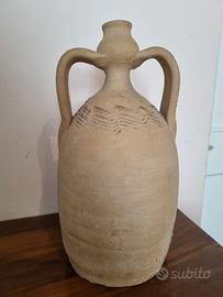 Anfora in terracotta con due manici