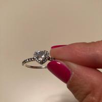 Anello Pandora cuore in rilievo
