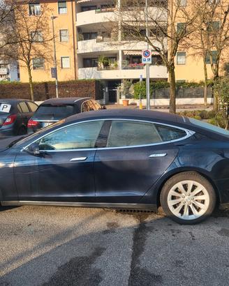 TESLA S RICARICA GRATIS