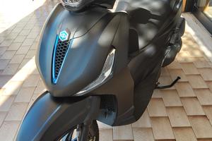 Piaggio Beverly 400 Sport
